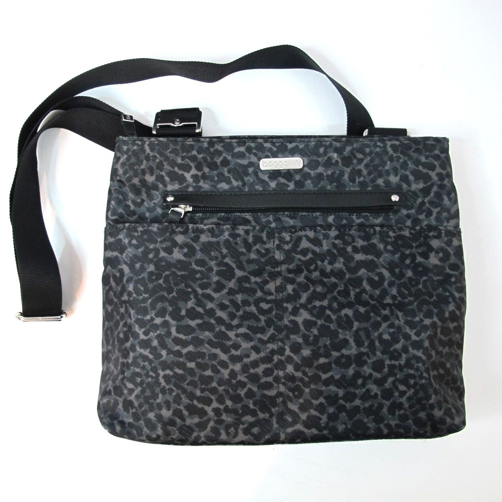Baggallini Small Crossbody Black/Gray Leopard Print Handbag Purse‎